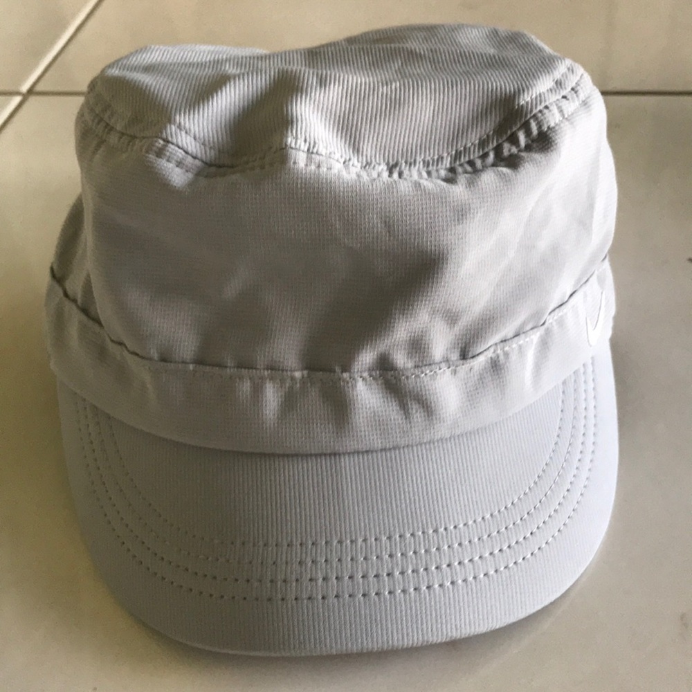 Women’s Nike hat